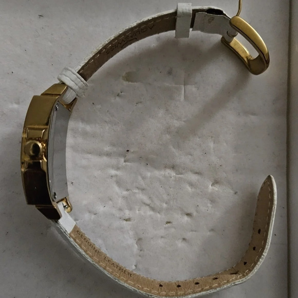 VINTAGE LADIES AQUASWISS AVALON IN GOLD AND CERAMIC WHITE - Picture 4 of 8